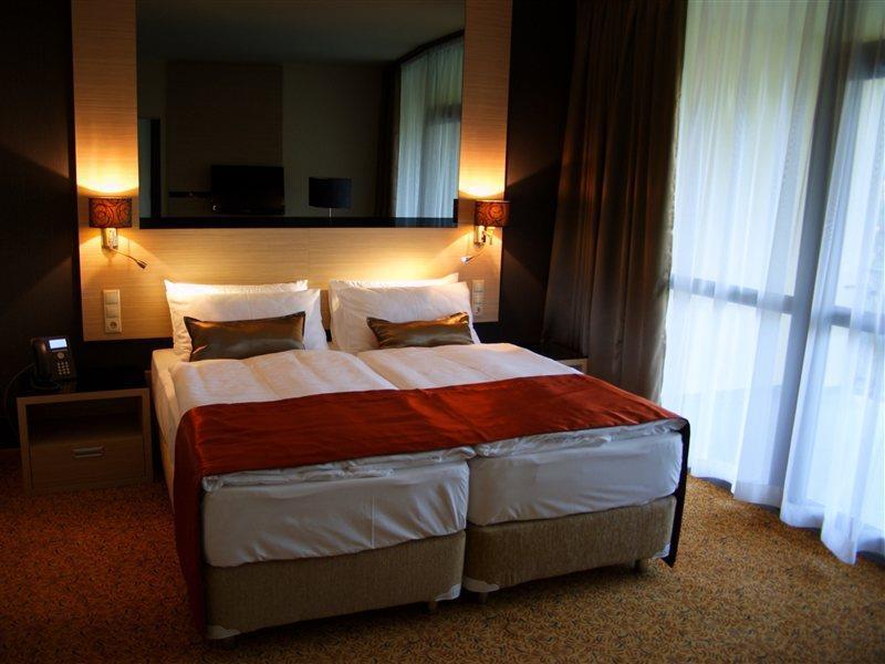 Hotel Azur Premium à Siófok Extérieur photo