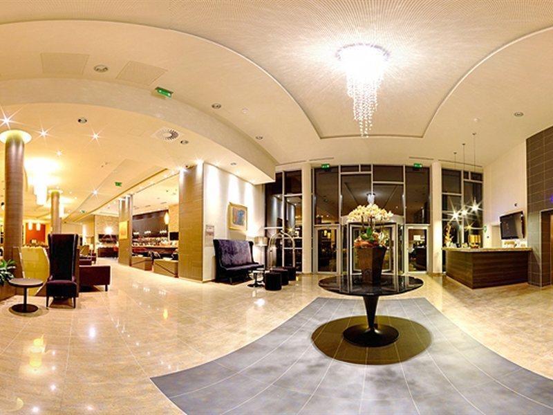 Hotel Azur Premium à Siófok Extérieur photo
