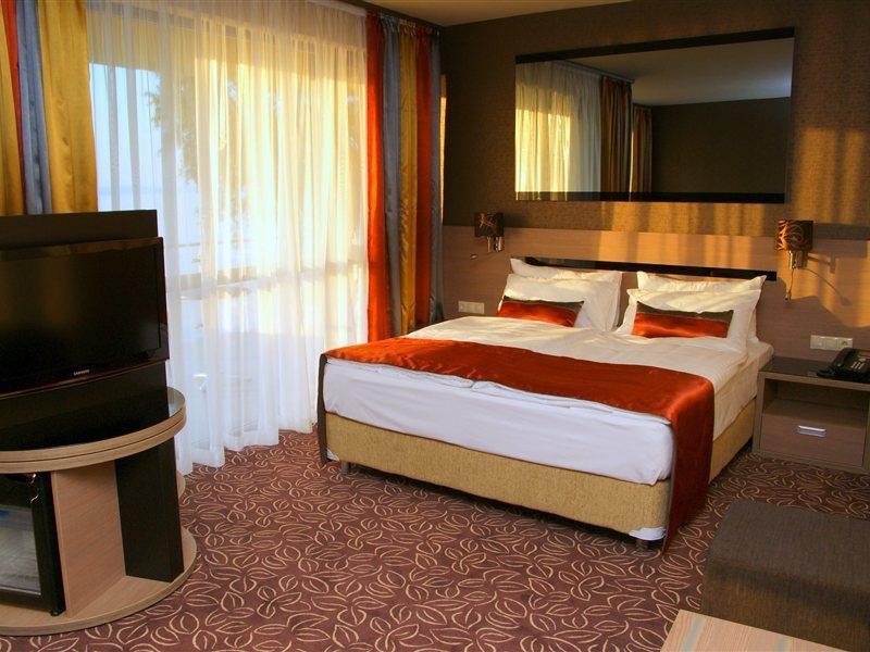 Hotel Azur Premium à Siófok Extérieur photo