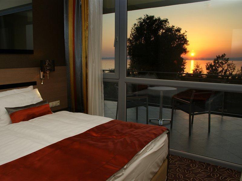 Hotel Azur Premium à Siófok Extérieur photo