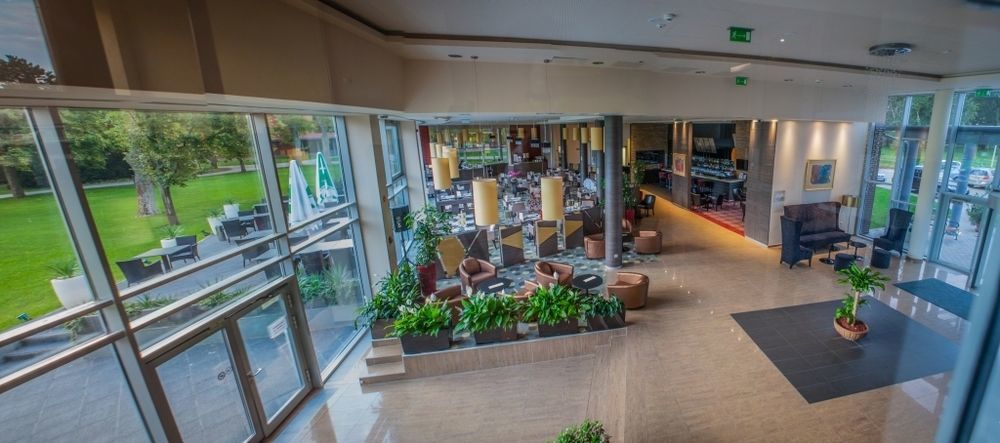 Hotel Azur Premium à Siófok Extérieur photo